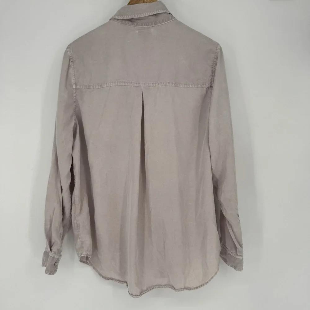 Anthropologie‎ Holding Horses Size Med Dimanche Pearl Button Up Chambray Blouse